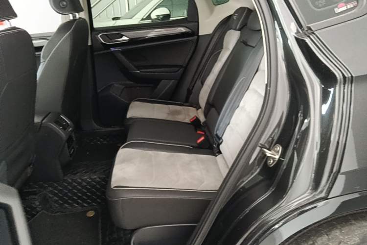 Used Volkswagen Tayron X 2020 330TSI Two-Wheel Drive Luxury Smart Connectivity Version Left Rear Seat