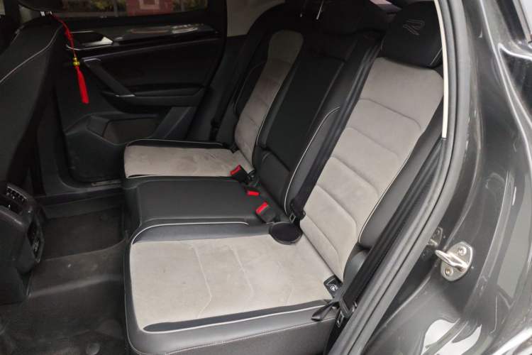 Used Volkswagen Tayron X 2020 330TSI Two-Wheel Drive Luxury Smart Connectivity Version Left Rear Seat