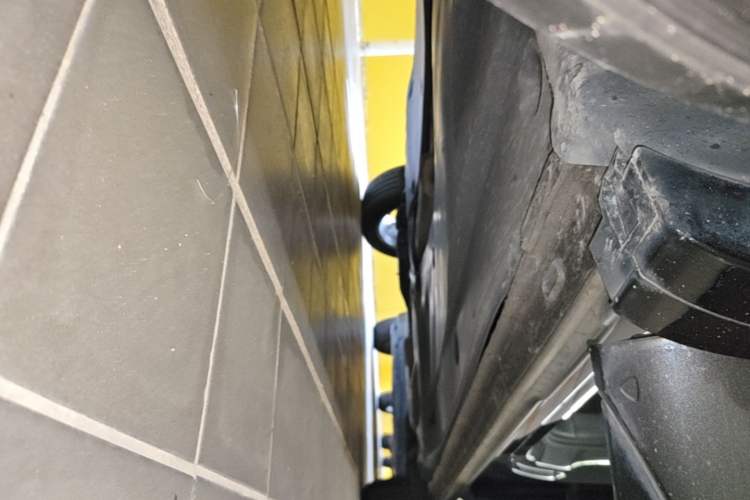 Used Volkswagen Tayron X 2020 330TSI Two-Wheel Drive Luxury Smart Connectivity Version Left Side Sill