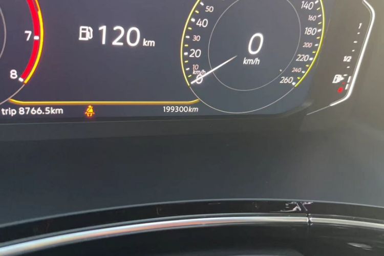 Used Volkswagen Tayron X 2020 330TSI Two-Wheel Drive Luxury Smart Connectivity Version Odometer Close Up