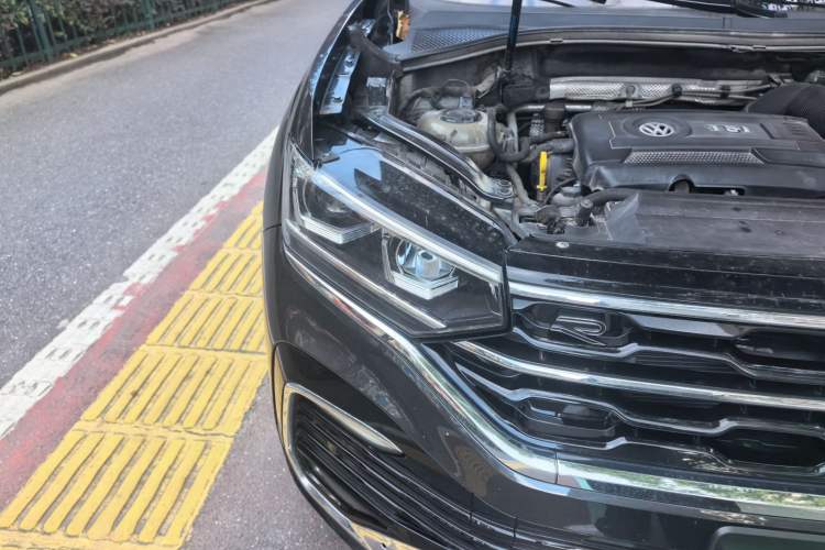 Used Volkswagen Tayron X 2020 380TSI Four-Wheel Drive Flagship Smart Connectivity Version Right Front Headlight