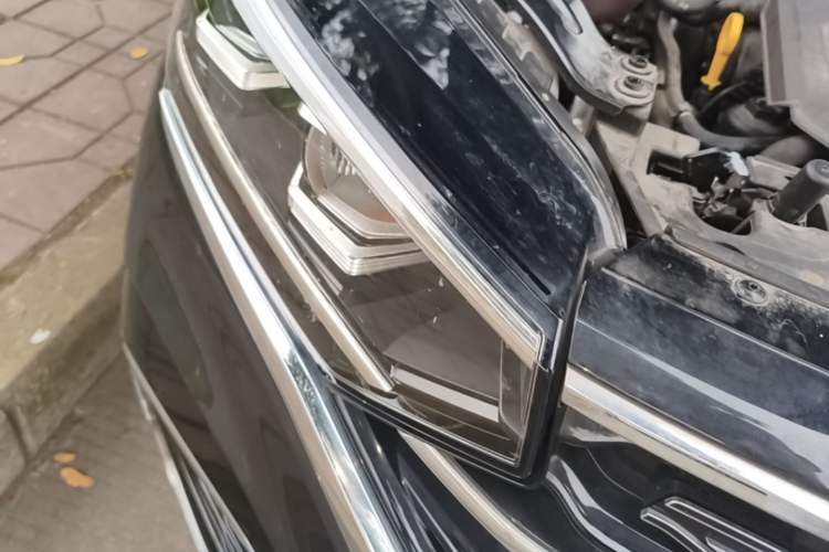 Used Volkswagen Tayron X 2020 330TSI Two-Wheel Drive Luxury Smart Connectivity Version Right Front Headlight