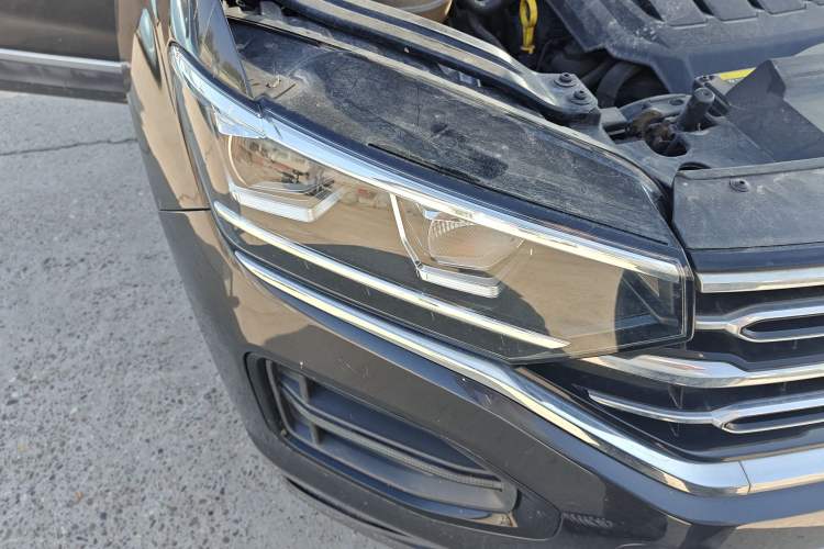Used Volkswagen Tayron X 2020 330TSI Two-Wheel Drive Luxury Smart Connectivity Version Right Front Headlight