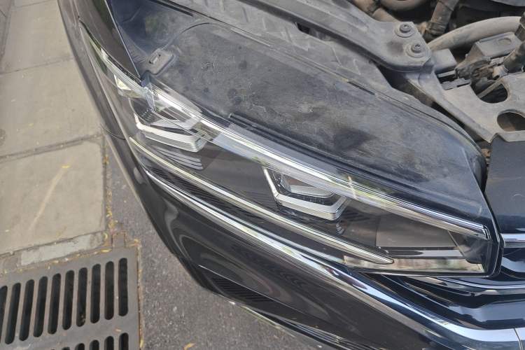 Used Volkswagen Tayron X 2020 330TSI Two-Wheel Drive Luxury Smart Connectivity Version Right Front Headlight
