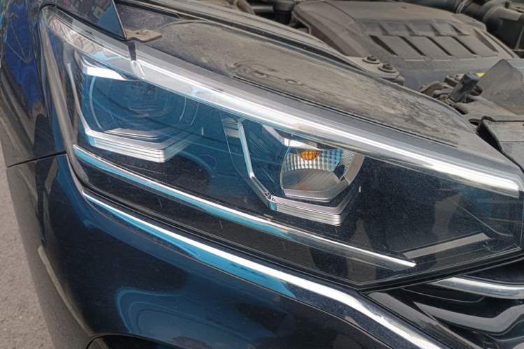 Used Volkswagen Tayron X 2020 330TSI Two-Wheel Drive Luxury Smart Connectivity Version Right Front Headlight