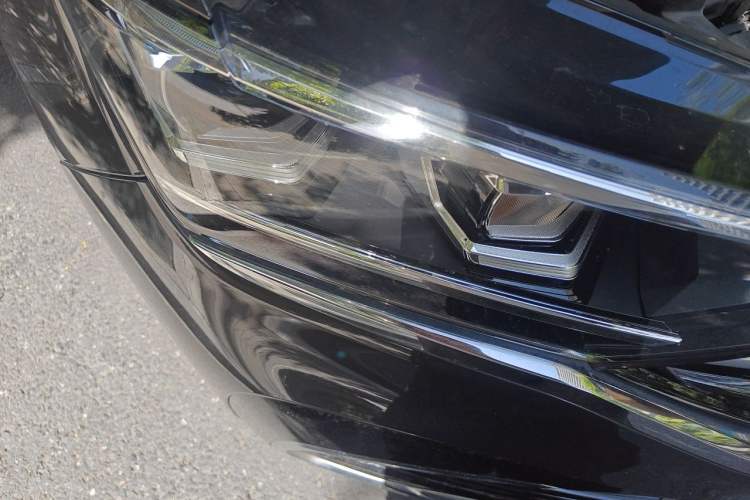 Used Volkswagen Tayron X 2020 330TSI Two-Wheel Drive Luxury Smart Connectivity Version Right Front Headlight