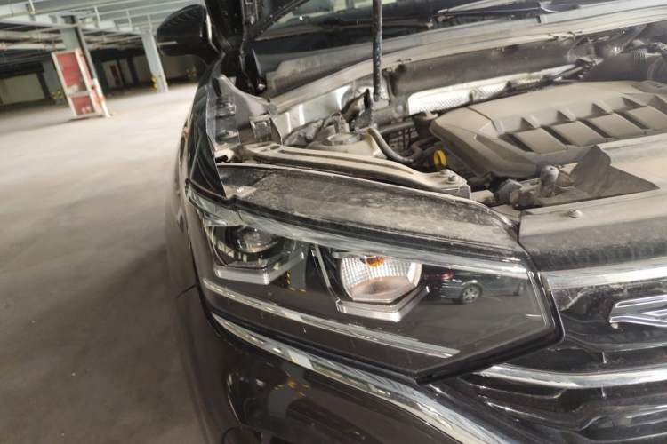 Used Volkswagen Tayron X 2020 330TSI Two-Wheel Drive Luxury Smart Connectivity Version Right Front Headlight