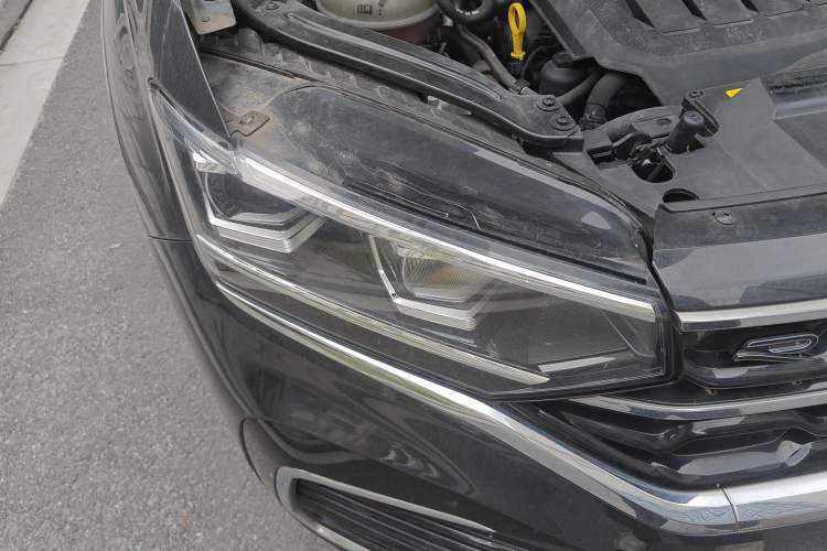 Used Volkswagen Tayron X 2020 330TSI Two-Wheel Drive Luxury Smart Connectivity Version Right Front Headlight