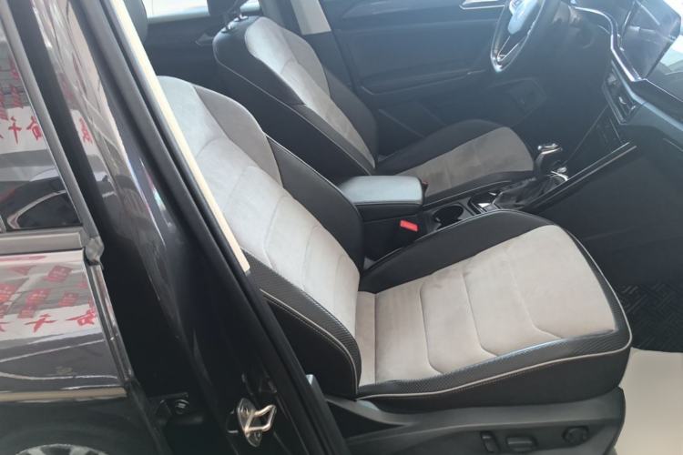 Used Volkswagen Tayron X 2020 330TSI Two-Wheel Drive Luxury Smart Connectivity Version Right Front Seat