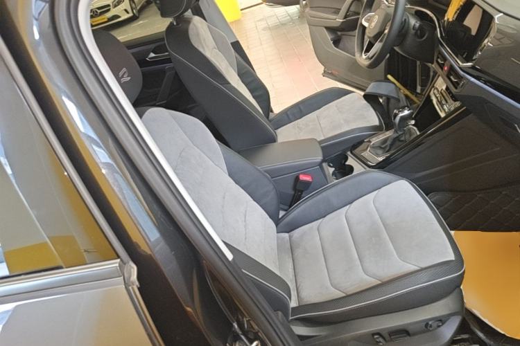 Used Volkswagen Tayron X 2020 330TSI Two-Wheel Drive Luxury Smart Connectivity Version Right Front Seat