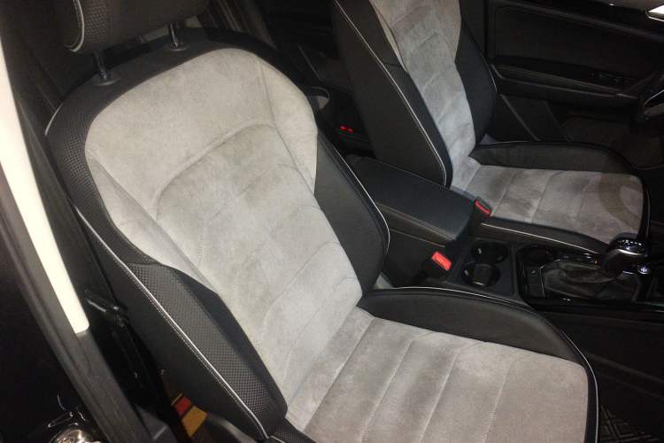 Used Volkswagen Tayron X 2020 330TSI Two-Wheel Drive Luxury Smart Connectivity Version Right Front Seat