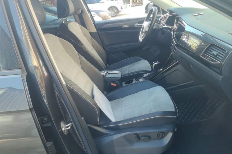 Used Volkswagen Tayron X 2020 330TSI Two-Wheel Drive Luxury Smart Connectivity Version Right Front Seat