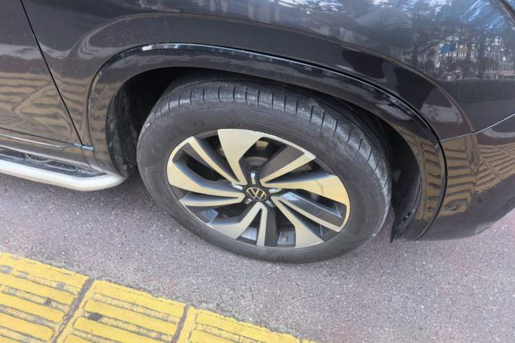 Used Volkswagen Tayron X 2020 380TSI Four-Wheel Drive Flagship Smart Connectivity Version Right Front Wheel Hub