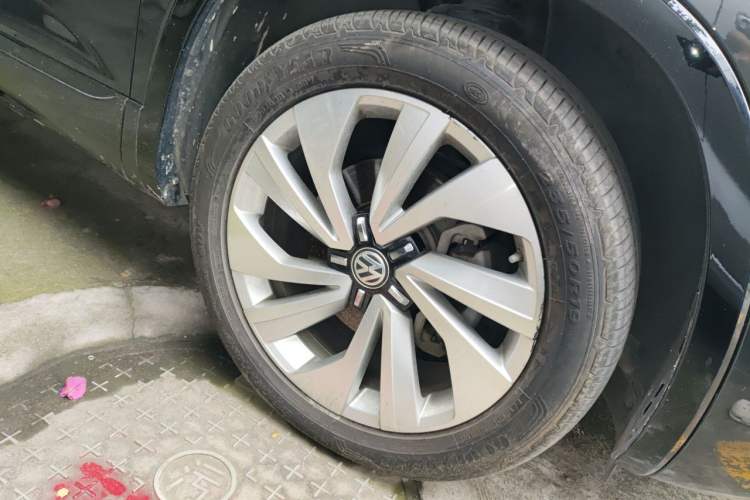 Used Volkswagen Tayron X 2020 330TSI Two-Wheel Drive Luxury Smart Connectivity Version Right Front Wheel Hub