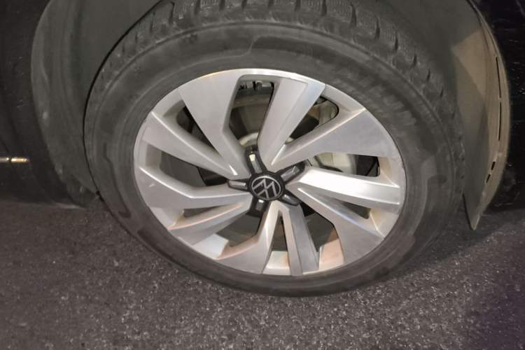 Used Volkswagen Tayron X 2020 330TSI Two-Wheel Drive Luxury Smart Connectivity Version Right Front Wheel Hub