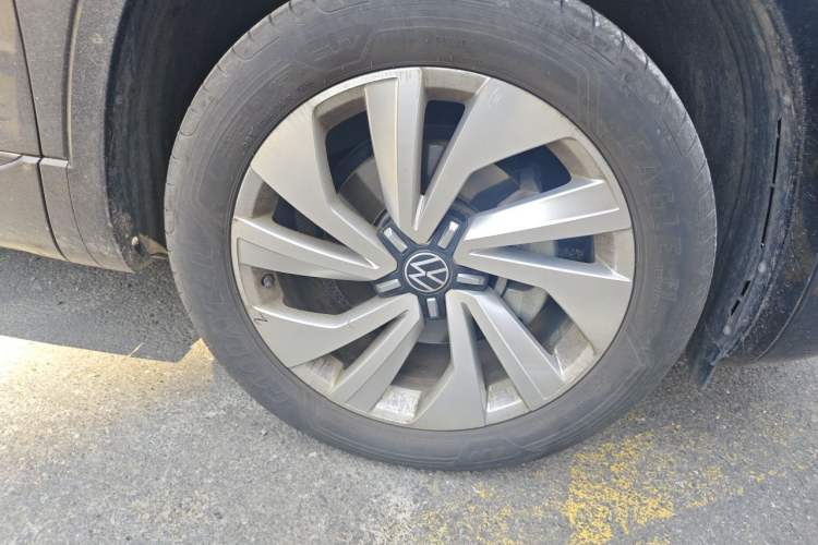 Used Volkswagen Tayron X 2020 330TSI Two-Wheel Drive Luxury Smart Connectivity Version Right Front Wheel Hub
