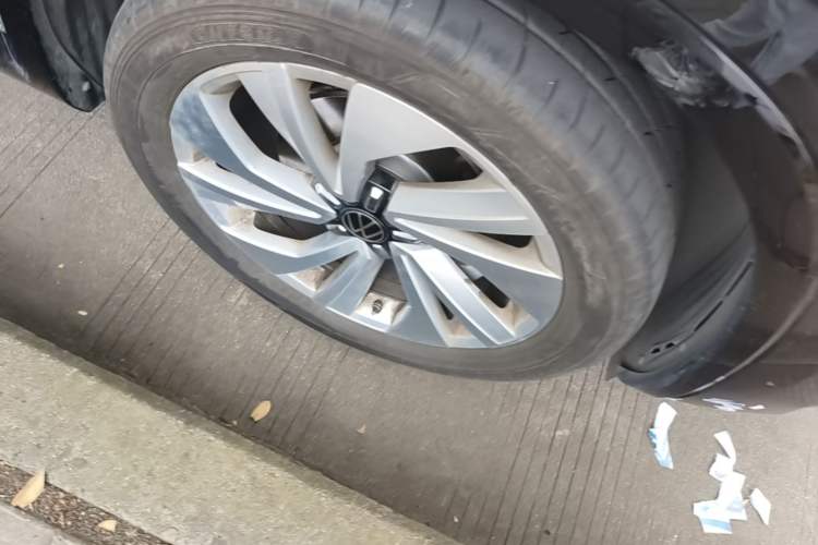 Used Volkswagen Tayron X 2020 330TSI Two-Wheel Drive Luxury Smart Connectivity Version Right Front Wheel Hub