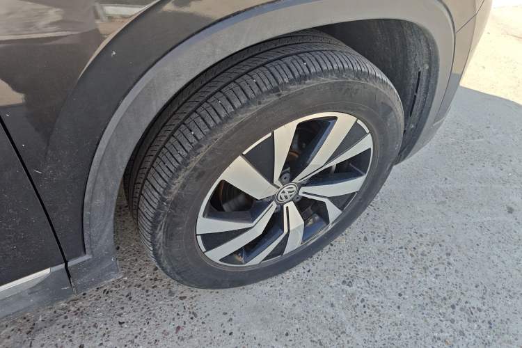 Used Volkswagen Tayron X 2020 330TSI Two-Wheel Drive Luxury Smart Connectivity Version Right Front Wheel Hub