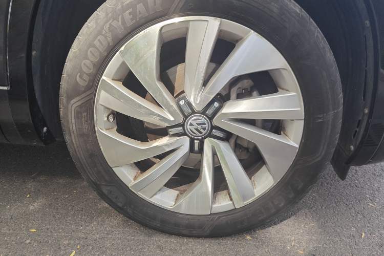 Used Volkswagen Tayron X 2020 330TSI Two-Wheel Drive Luxury Smart Connectivity Version Right Front Wheel Hub