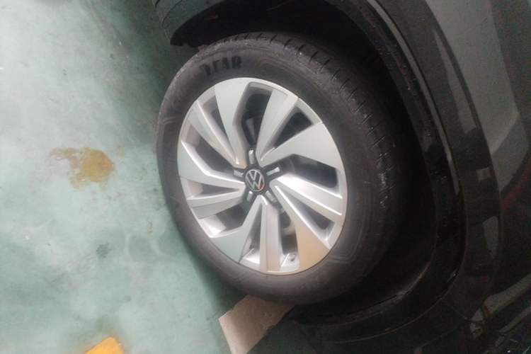 Used Volkswagen Tayron X 2020 330TSI Two-Wheel Drive Luxury Smart Connectivity Version Right Front Wheel Hub