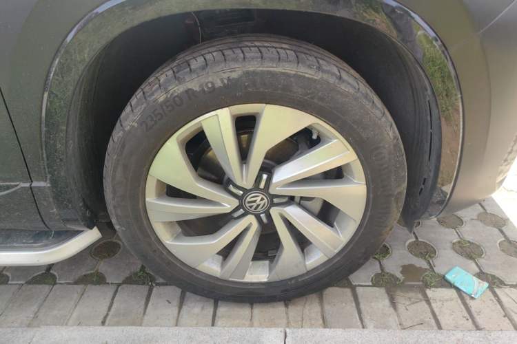 Used Volkswagen Tayron X 2020 330TSI Two-Wheel Drive Luxury Smart Connectivity Version Right Front Wheel Hub