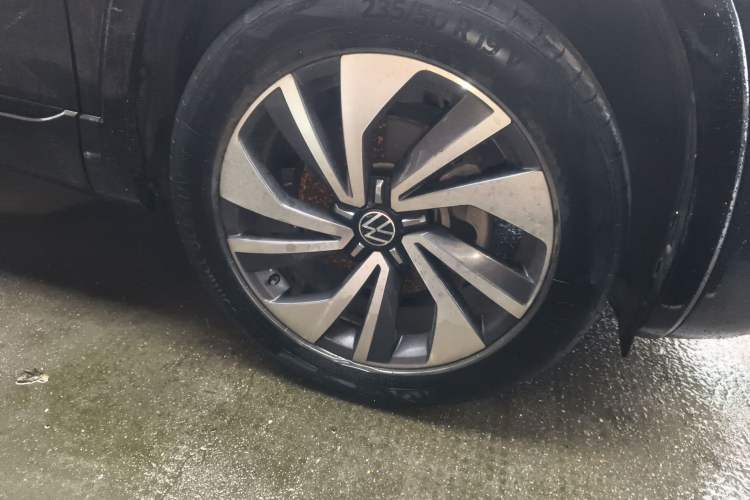 Used Volkswagen Tayron X 2020 330TSI Two-Wheel Drive Flagship Smart Connectivity Version Right Front Wheel Hub