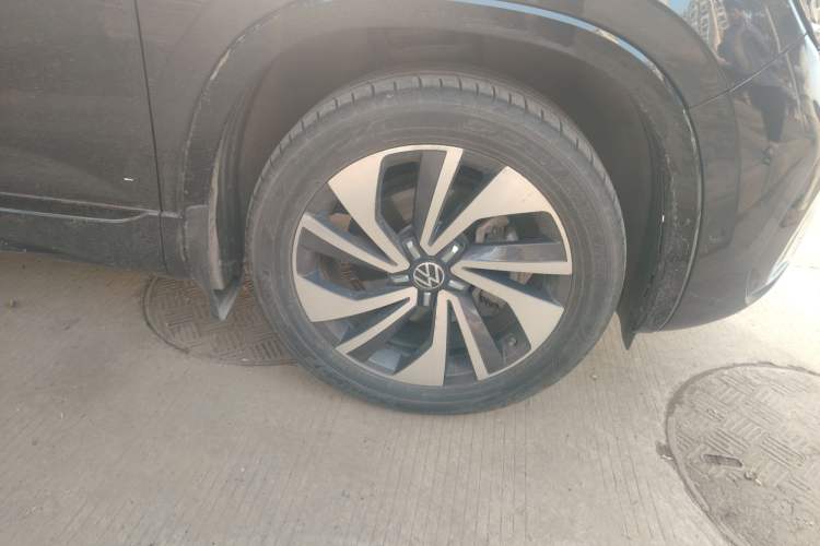 Used Volkswagen Tayron X 2020 380TSI Four-Wheel Drive Flagship Smart Connectivity Version Right Front Wheel Hub