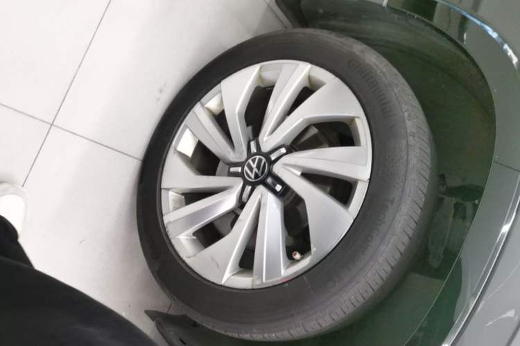 Used Volkswagen Tayron X 2020 330TSI Two-Wheel Drive Luxury Smart Connectivity Version Right Front Wheel Hub