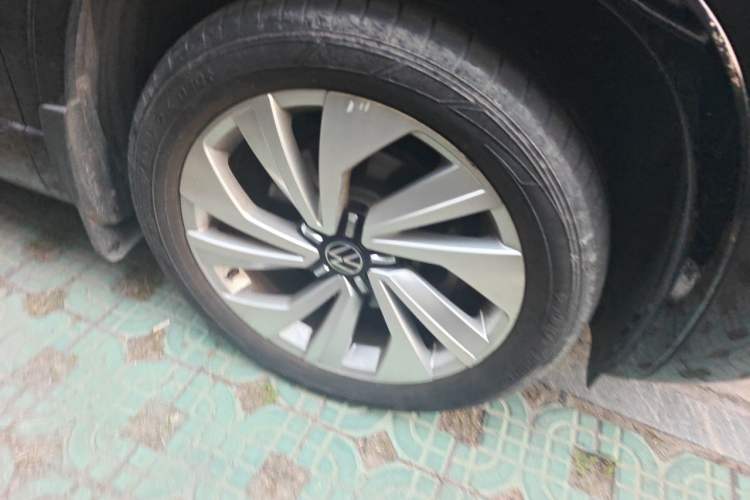 Used Volkswagen Tayron X 2020 330TSI Two-Wheel Drive Luxury Smart Connectivity Version Right Front Wheel Hub