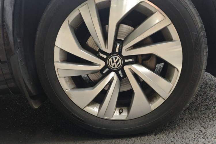 Used Volkswagen Tayron X 2020 330TSI Two-Wheel Drive Luxury Smart Connectivity Version Right Front Wheel Hub
