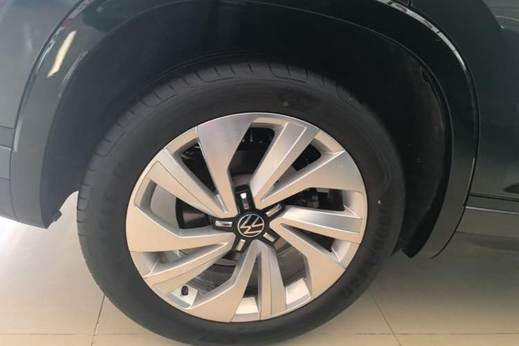 Used Volkswagen Tayron X 2020 330TSI Two-Wheel Drive Luxury Smart Connectivity Version Right Rear Wheel Hub