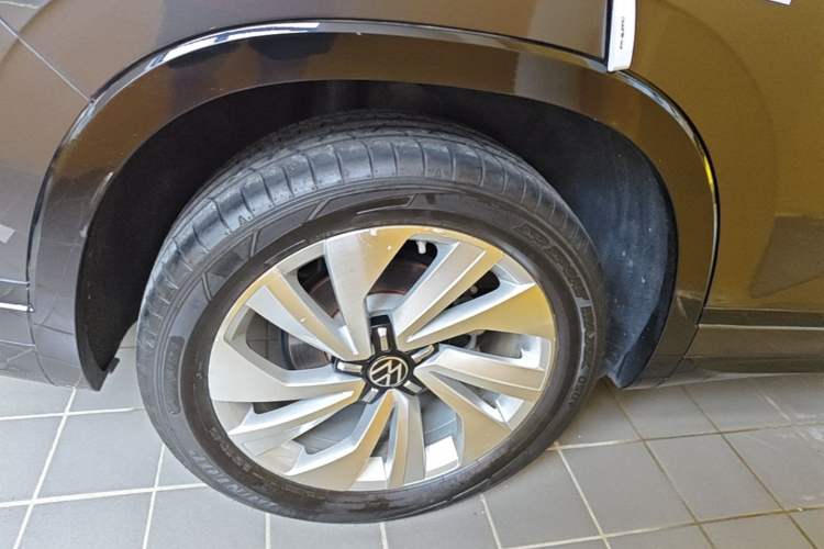 Used Volkswagen Tayron X 2020 330TSI Two-Wheel Drive Luxury Smart Connectivity Version Right Rear Wheel Hub