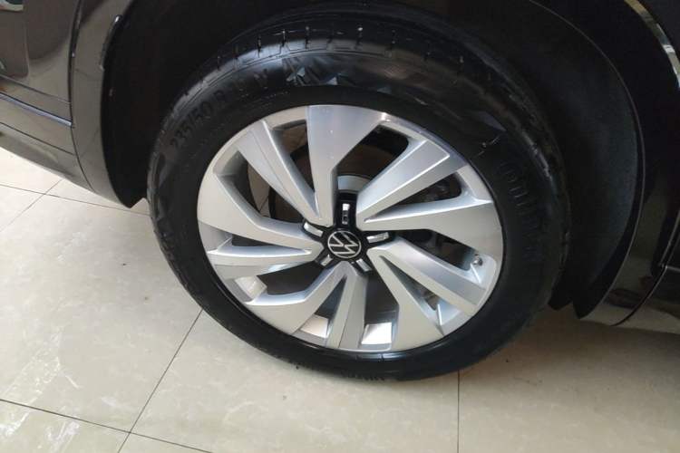 Used Volkswagen Tayron X 2020 330TSI Two-Wheel Drive Luxury Smart Connectivity Version Right Rear Wheel Hub
