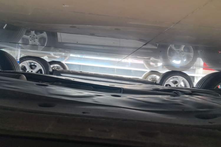 Used Volkswagen Tayron X 2020 330TSI Two-Wheel Drive Luxury Smart Connectivity Version Right Side Sill