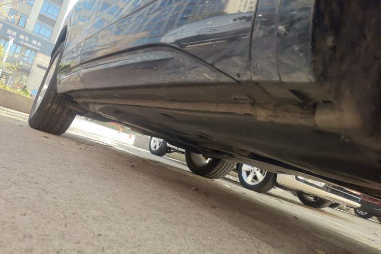 Used Volkswagen Tayron X 2020 330TSI Two-Wheel Drive Luxury Smart Connectivity Version Right Side Sill