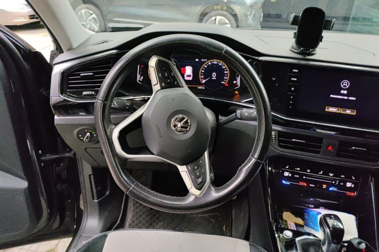 Used Volkswagen Tayron X 2020 330TSI Two-Wheel Drive Luxury Smart Connectivity Version Steering Wheel