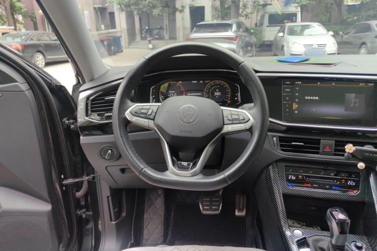 Used Volkswagen Tayron X 2020 330TSI Two-Wheel Drive Luxury Smart Connectivity Version Steering Wheel