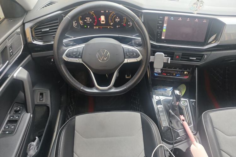 Used Volkswagen Tayron X 2020 330TSI Two-Wheel Drive Luxury Smart Connectivity Version Steering Wheel
