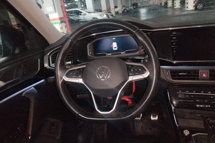 Used Volkswagen Tayron X 2020 330TSI Two-Wheel Drive Luxury Smart Connectivity Version Steering Wheel