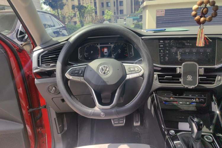 Used Volkswagen Tayron X 2020 330TSI Two-Wheel Drive Luxury Smart Connectivity Version Steering Wheel