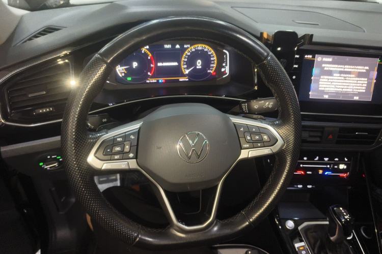 Used Volkswagen Tayron X 2020 330TSI Two-Wheel Drive Luxury Smart Connectivity Version Steering Wheel