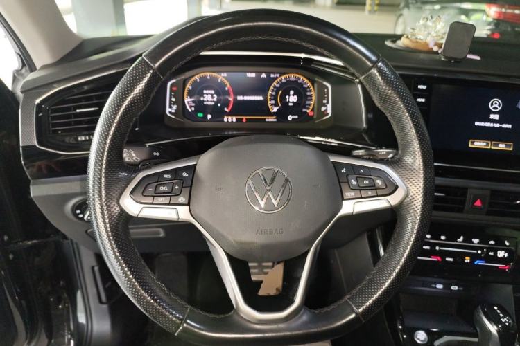 Used Volkswagen Tayron X 2020 330TSI Two-Wheel Drive Luxury Smart Connectivity Version Steering Wheel