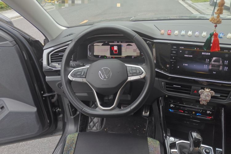 Used Volkswagen Tayron X 2020 330TSI Two-Wheel Drive Luxury Smart Connectivity Version Steering Wheel