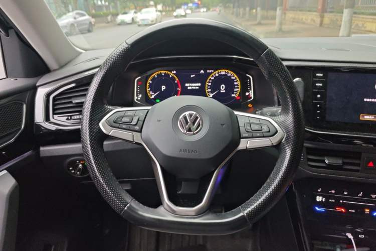 Used Volkswagen Tayron X 2020 330TSI Two-Wheel Drive Luxury Smart Connectivity Version Steering Wheel