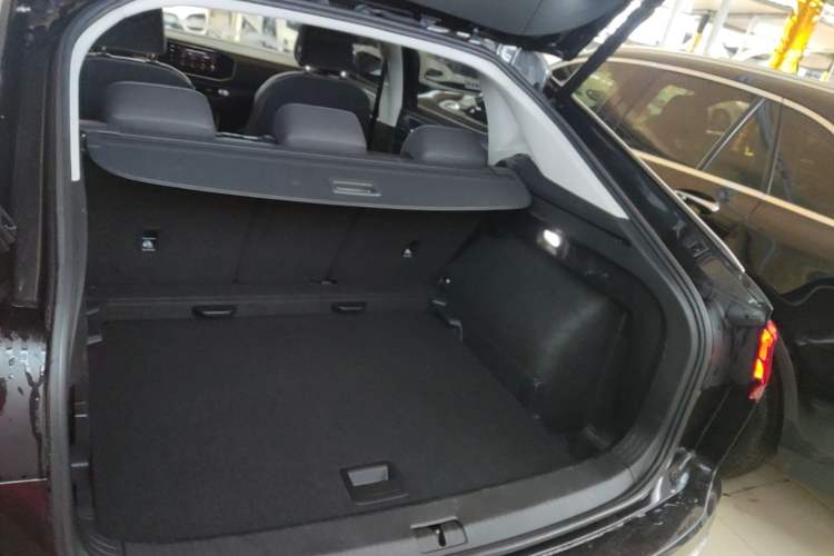 Used Volkswagen Tayron X 2020 330TSI Two-Wheel Drive Luxury Smart Connectivity Version Trunk