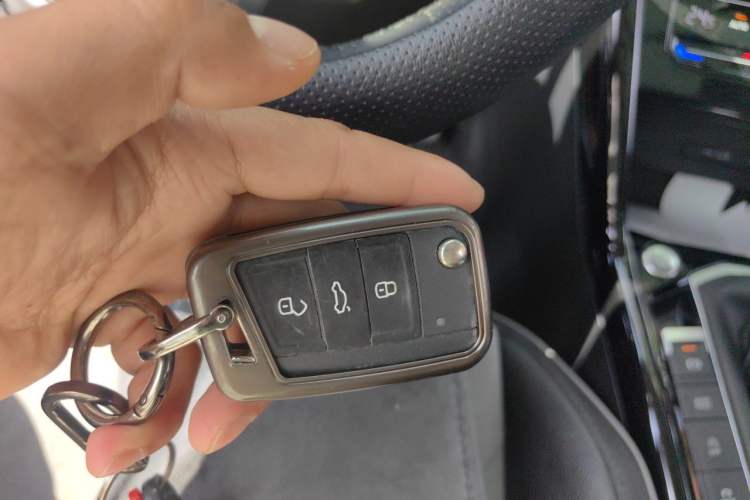 Used Volkswagen Tayron X 2020 330TSI Two-Wheel Drive Luxury Smart Connectivity Version Vehicle Key