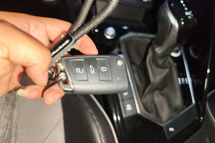 Used Volkswagen Tayron X 2020 330TSI Two-Wheel Drive Luxury Smart Connectivity Version Vehicle Key