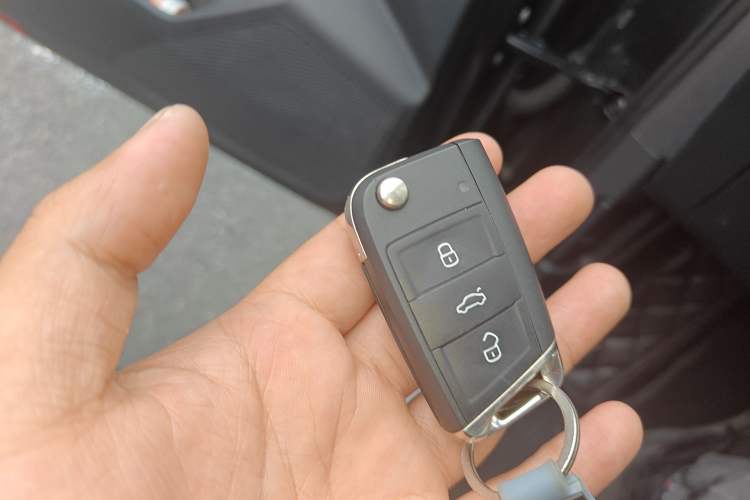 Used Volkswagen Tayron X 2020 330TSI Two-Wheel Drive Luxury Smart Connectivity Version Vehicle Key