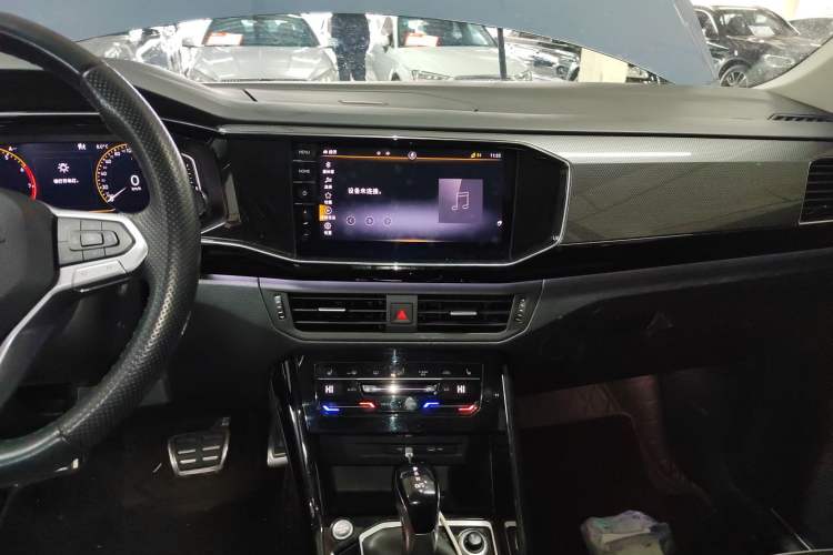 Used Volkswagen Tayron X 2020 330TSI Two-Wheel Drive Luxury Smart Connectivity Version Audio And AC Panel