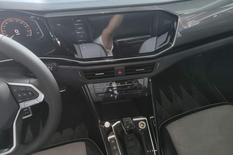 Used Volkswagen Tayron X 2020 330TSI Two-Wheel Drive Luxury Smart Connectivity Version Audio And AC Panel